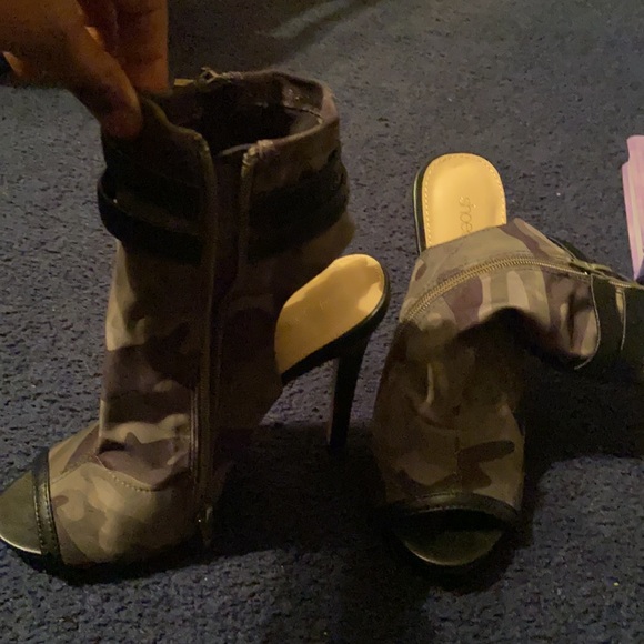 Camo Slingback Heels - Picture 4 of 4